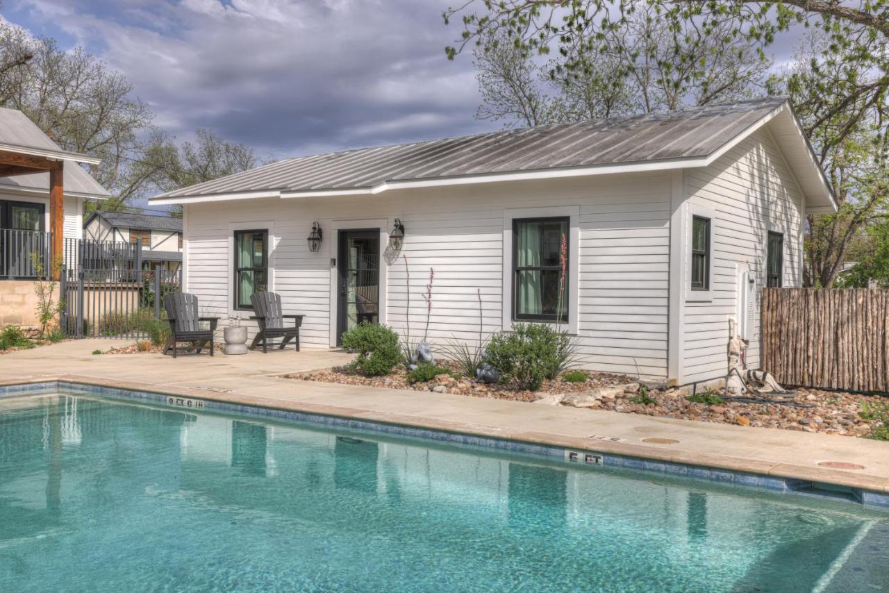 Schubert Inn Cottage - Pool - Walk To Main St Fredericksburg Extérieur photo