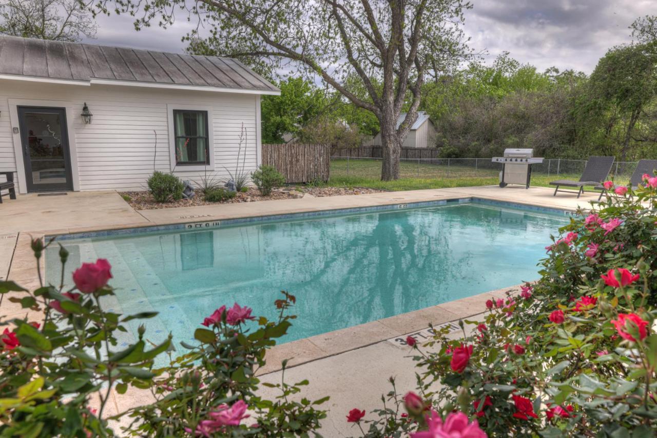 Schubert Inn Cottage - Pool - Walk To Main St Fredericksburg Extérieur photo
